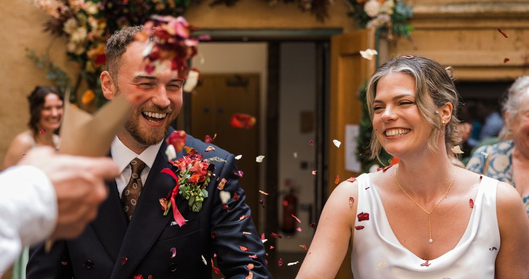 Wedding Celebrant Micro wedding Riddles Court_credit Tina Leahy